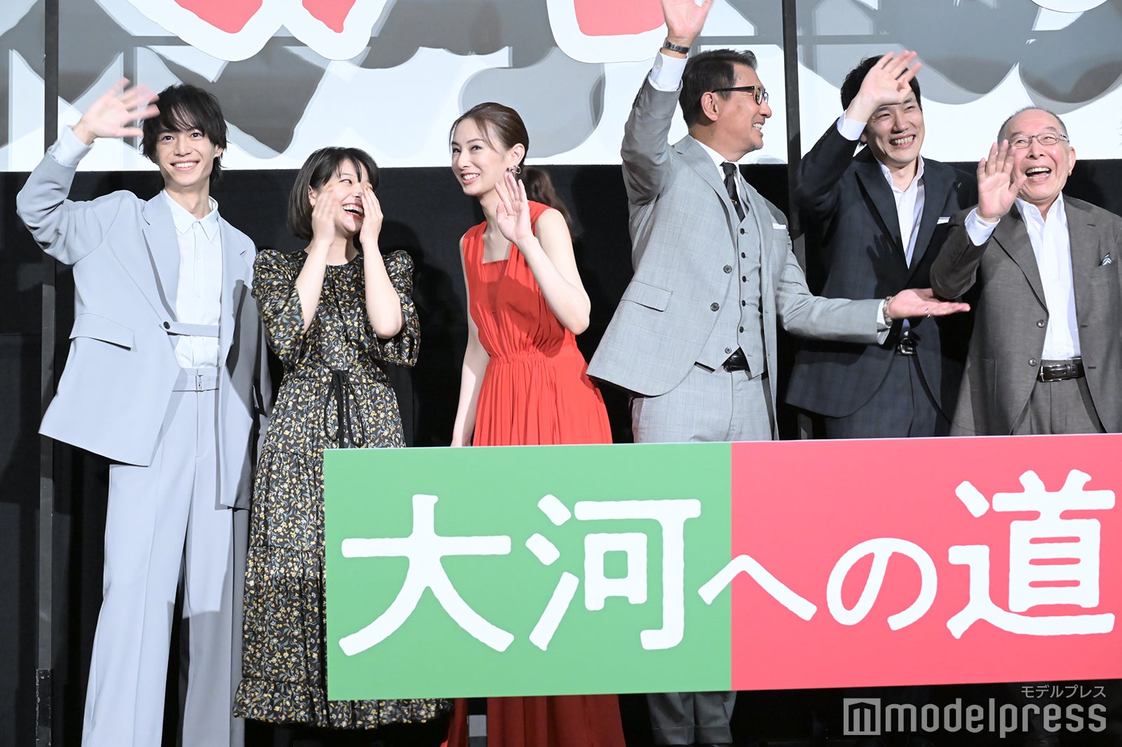 溝口琢矢、岸井ゆきの、北川景子、中井貴一、松山ケンイチ、橋爪功 （C）モデルプレス