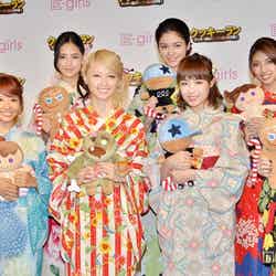七夕の願い事を明かしたE-girls（前列左から）Aya、Ami、鷲尾伶菜、Shizuka（後列左から）武部柚那、藤井夏恋、楓、SAYAKA