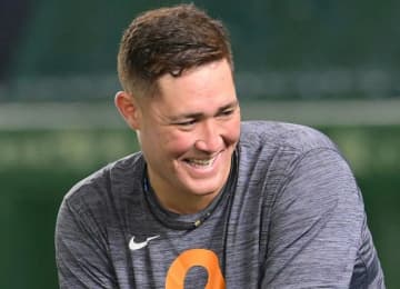 巨人・リチャード「すき焼き鍋うどん」3.2キロを平らげる 浅野翔吾もチャレンジ 檀れい「果敢に挑戦されていてスゴい」