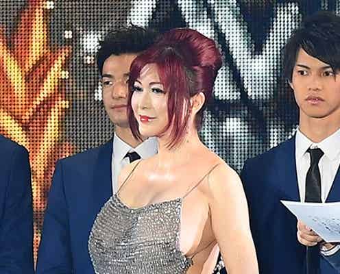 叶美香、ダイナマイトボディあらわなSEXYドレスに観客釘づけ<GirlsAward 2016 S/S>