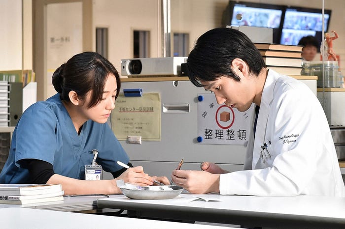 木村文乃、松山ケンイチ「A LIFE~愛しき人~」第8話より(C)TBS