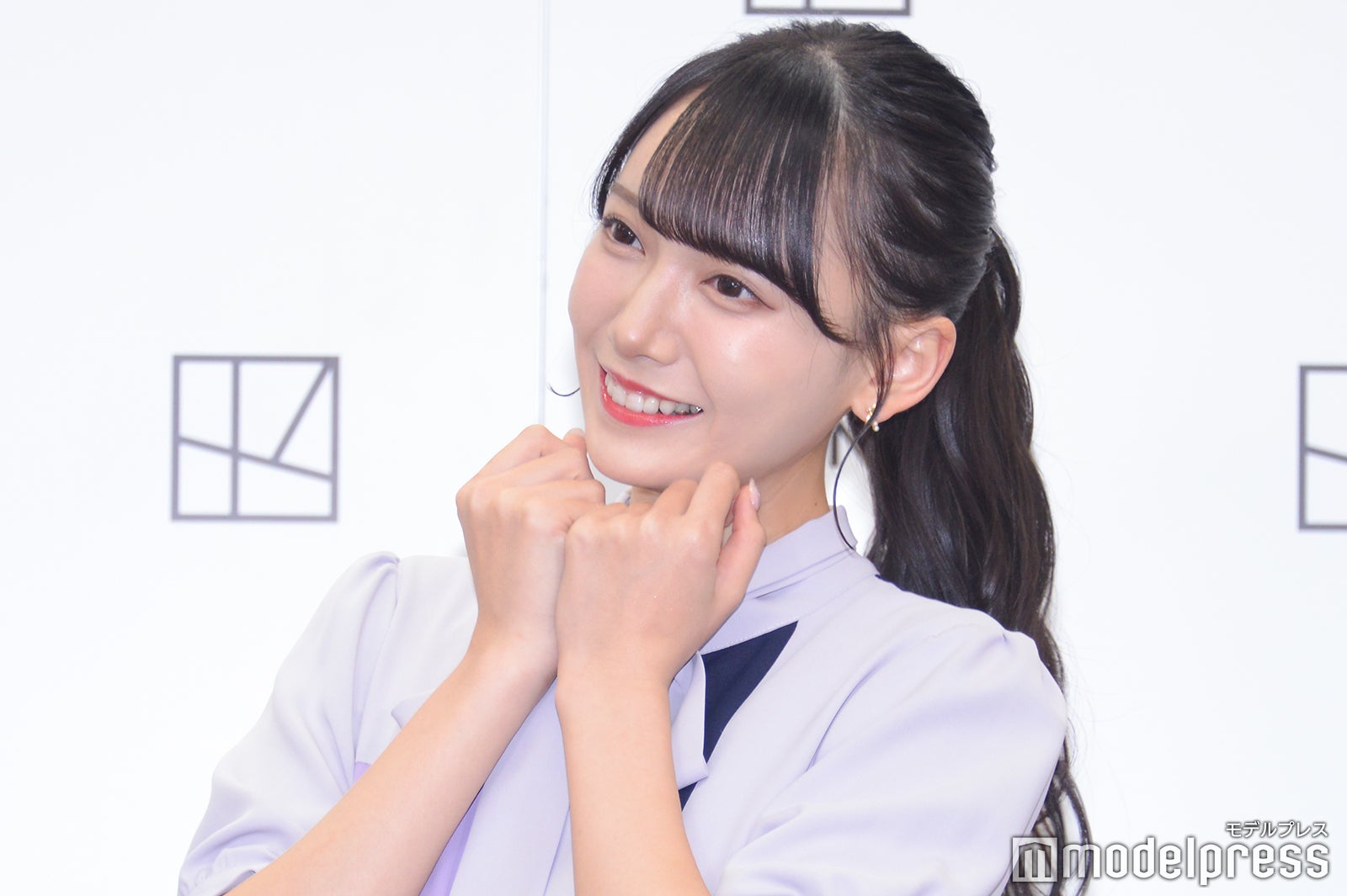 “ひとめぼれ”させるポーズのリクエストに応えてくれた鈴木瞳美（C）モデルプレス