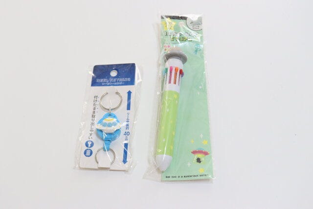 リールキーホルダーUFO　10色ボールペンエイリアン