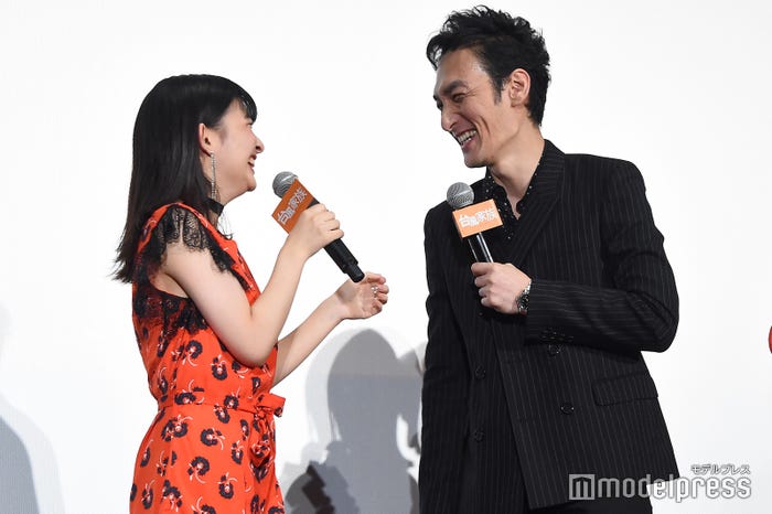 甲田まひる、草なぎ剛 (C)モデルプレス