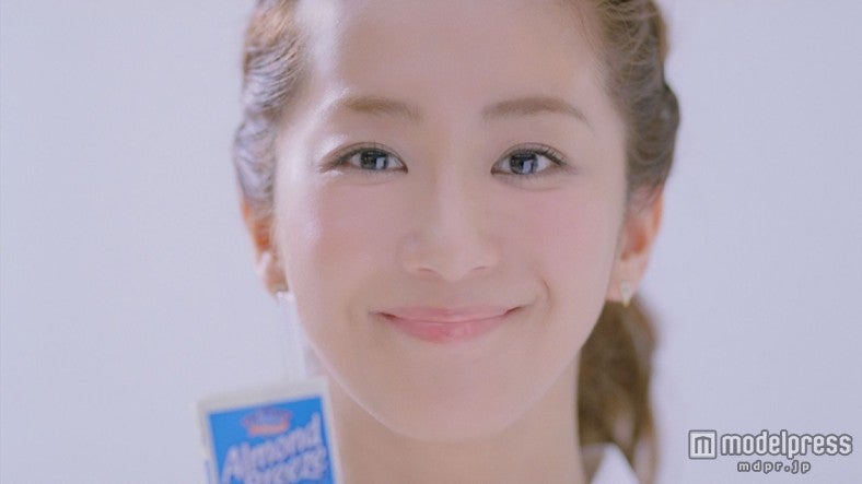 CM「アーモンドブリーズ」登場篇／CMカット