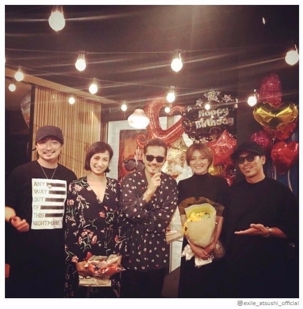 EXILE ATSUSHI、デビュー秘話を明かす　松本利夫、MAKIDAIら集結で「UPSIDE DOWN」歌唱