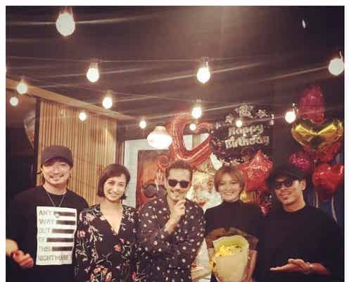 EXILE ATSUSHI、デビュー秘話を明かす 松本利夫、MAKIDAIら集結で「UPSIDE DOWN」歌唱