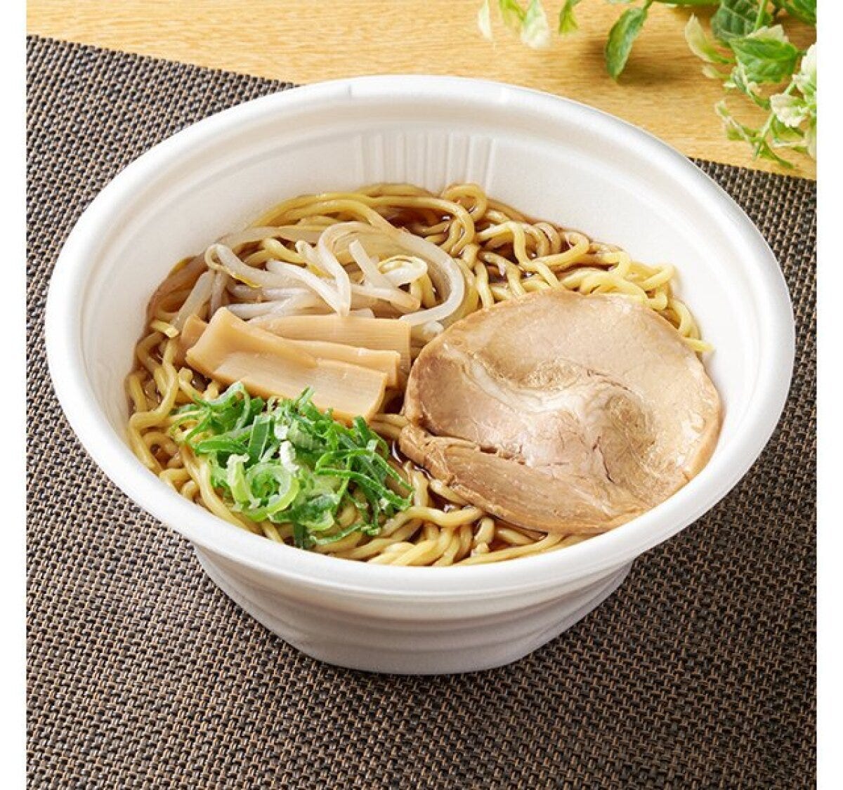 ファミリーマート ファミマ さっぽろ純連監修 正油ラーメン ファミリーマート ファミマ さっぽろ純連監修 正油ラーメン