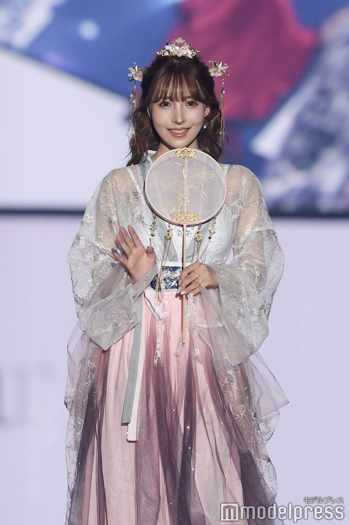 三上悠亜(C)モデルプレス