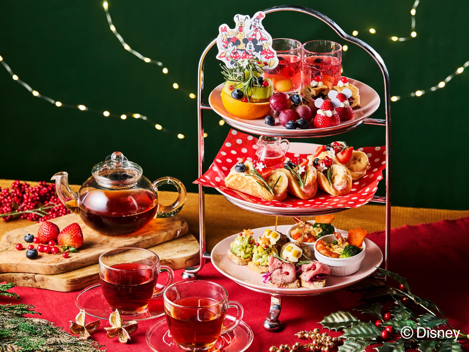 【ディズニー・ハーベスト・マーケット】ミッキー＆フレンズのクリスマス限定アフヌンやフォトスポット登場