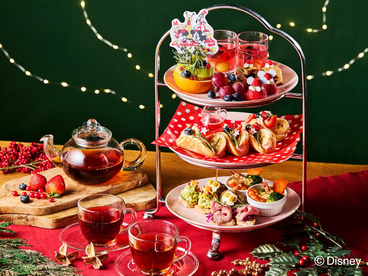 マジカルChristmas☆アフタヌーンティーセット&lt;Mickey &amp; Friends&gt;（ドリンク付）1名 4,290円（税込）※2名分からの注文（C）Disney