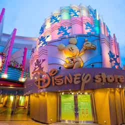 「ディズニーストア 東京ディズニーリゾート店」25周年に“魔法が満ちあふれる”きらびやかな空間に一新