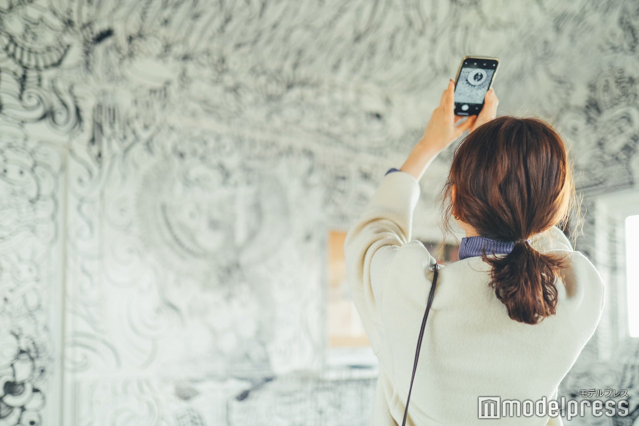 遊び心溢れるイラストにシャッターが止まりません （C）モデルプレス