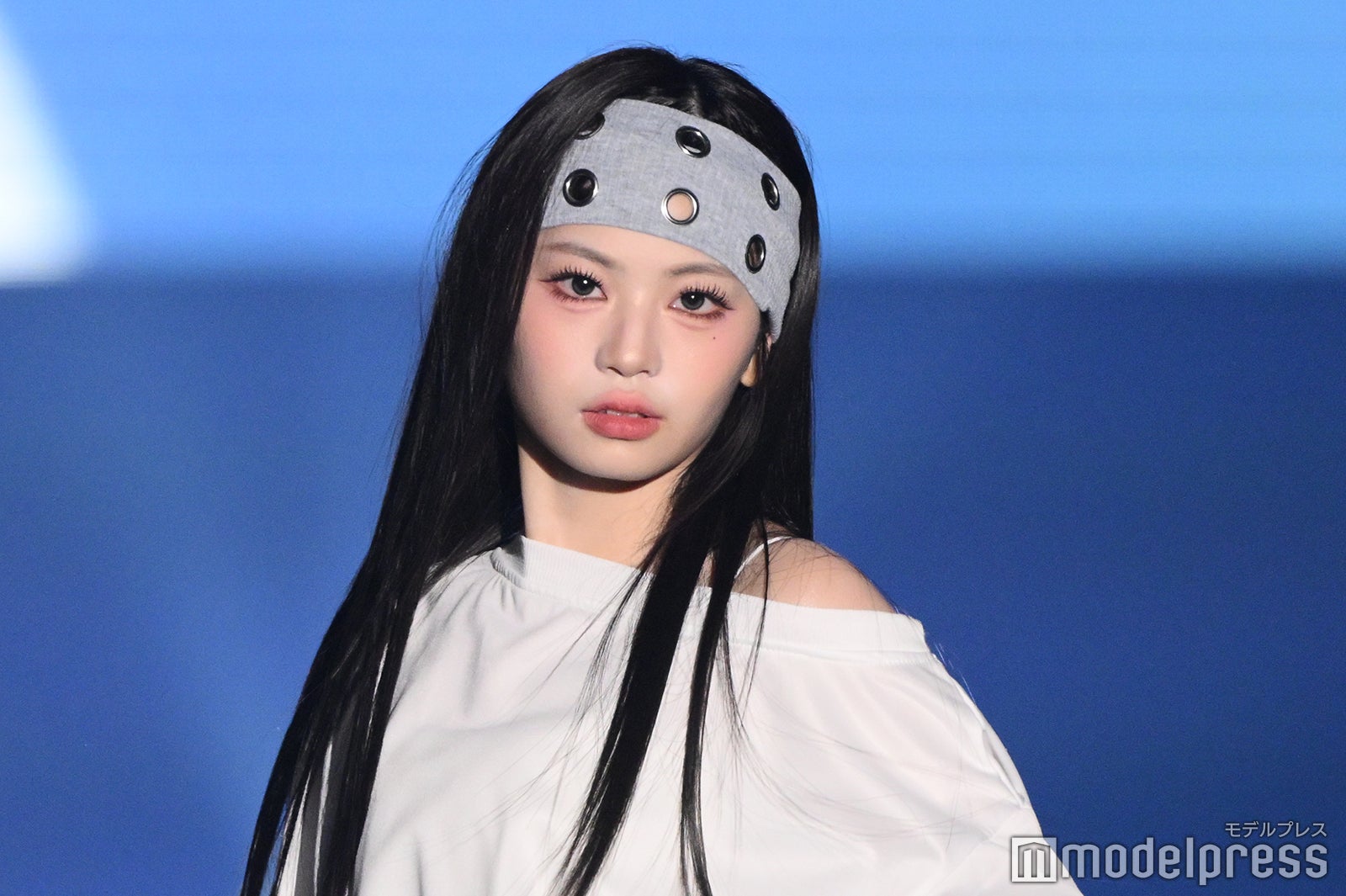 ME:I・RINON（村上璃杏）、ストレートヘアなびかせサプライズ登場 ワン