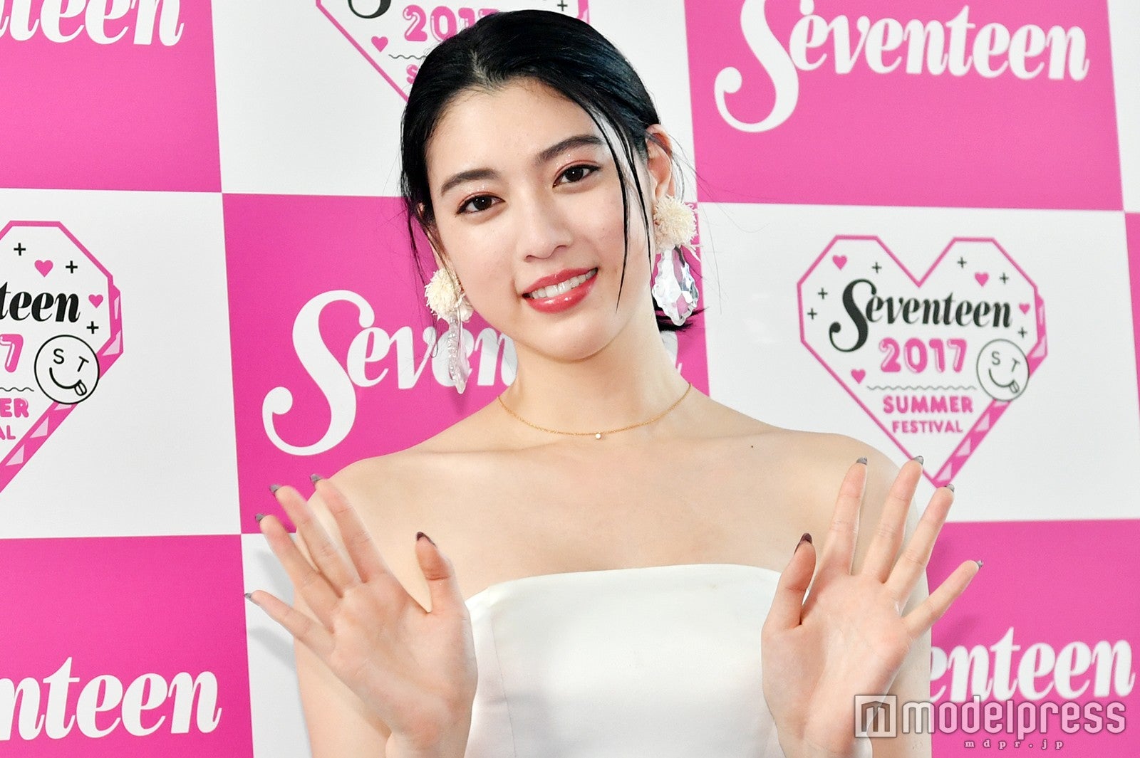 三吉彩花、涙で卒業の心境は？今後の活動を明かす＜Seventeen 夏の学園祭2017＞