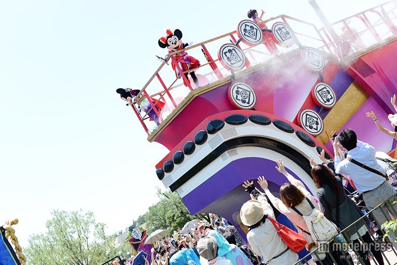 パレードルートでも水かけ／雅涼群舞