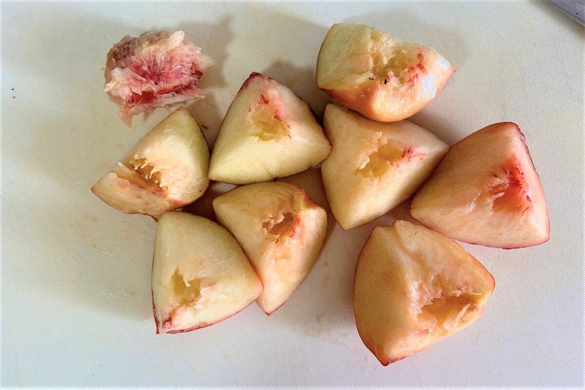 桃のルービックキューブ切り