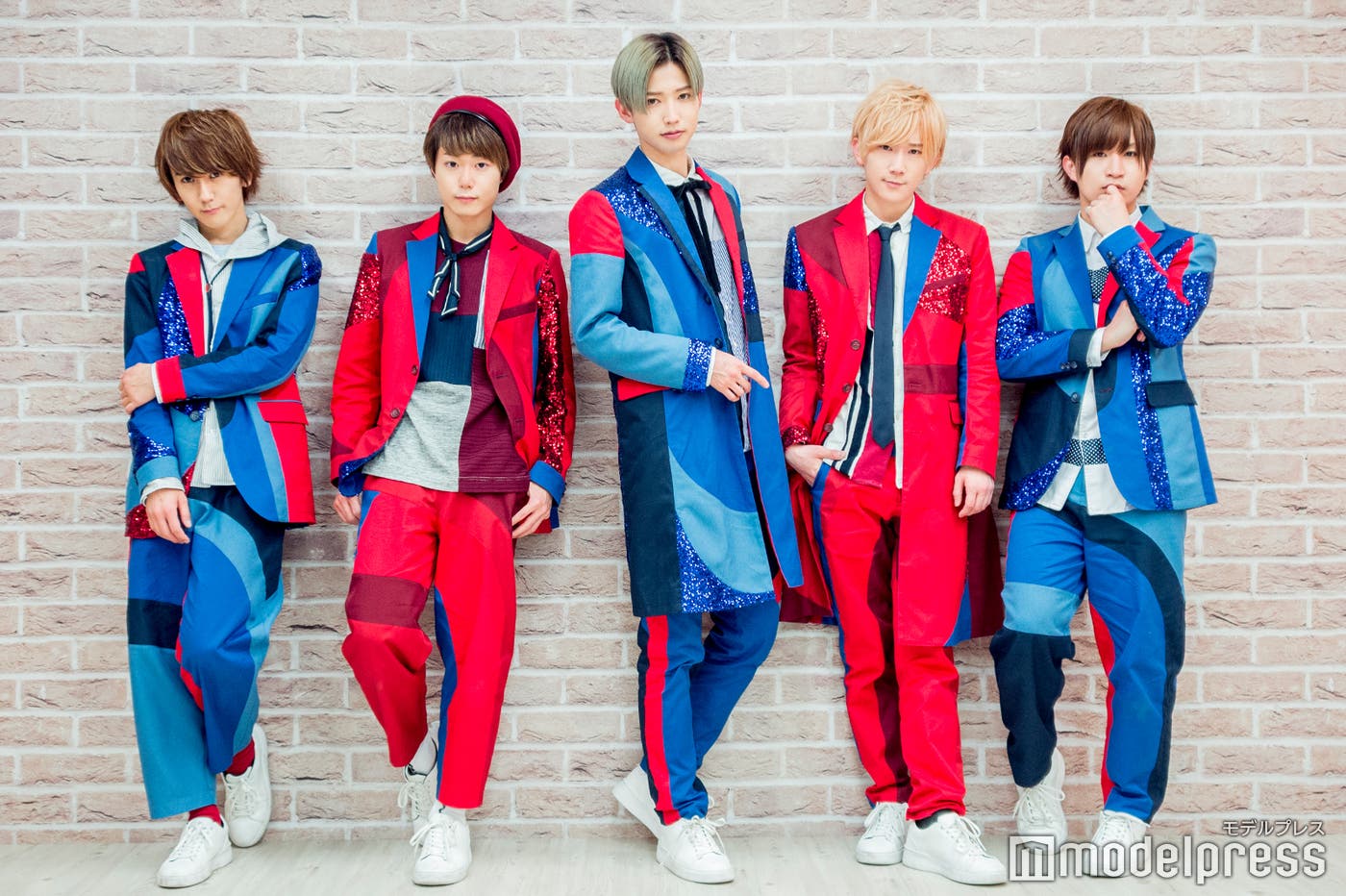 (左から)末吉9太郎、優、TAKA、春斗、綾介(C)モデルプレス