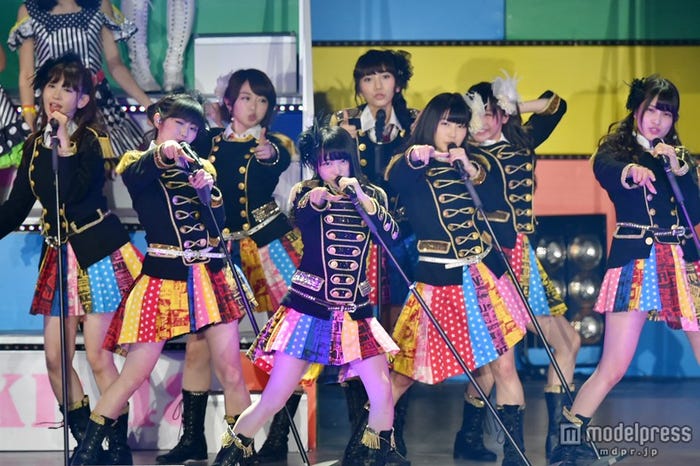 大島優子指名メンバー・向井地美音がセンターで「ヘビロテ」披露(C)AKS