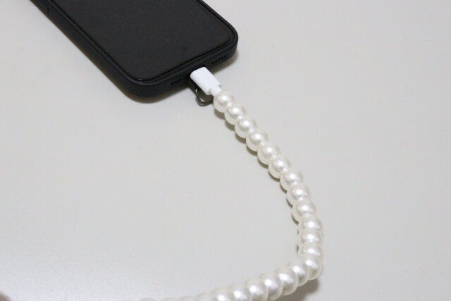 ダイソー パール調充電・転送ケーブル(AーC、5V/2A) 使用例 充電 転送 ダイソー パール調充電・転送ケーブル(AーC、5V/2A) 使用例 充電 転送