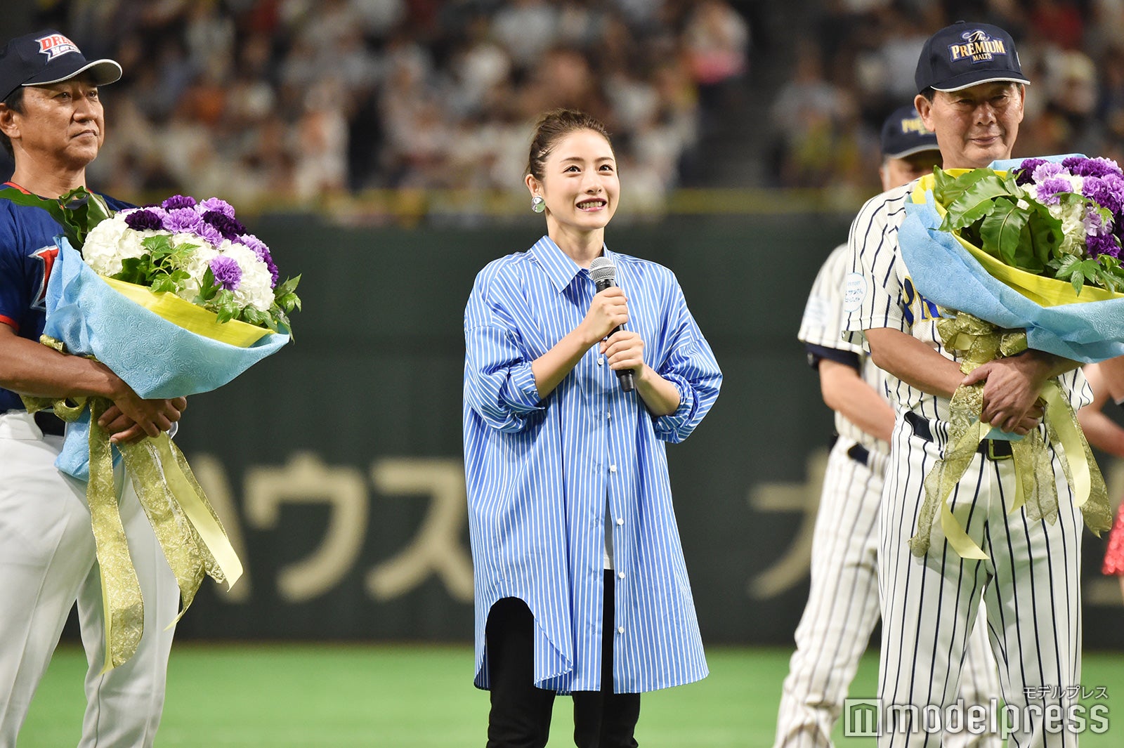 石原さとみ（中央）（C）モデルプレス