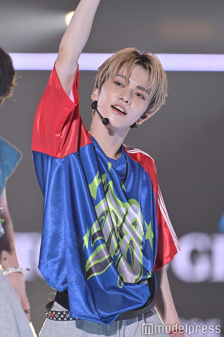 画像8/12) HYBE新グループaoen「TGC」初出演で「応援-HIGH」シグナルソング披露 肉体美に視線集中【TGC2025A/W】 -  モデルプレス