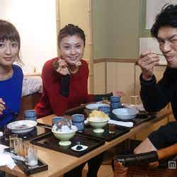 (左から)夏菜、藤原紀香、高橋克典