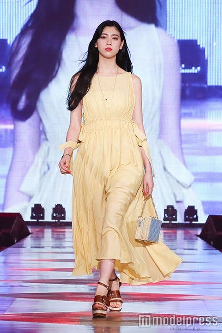 三吉彩花