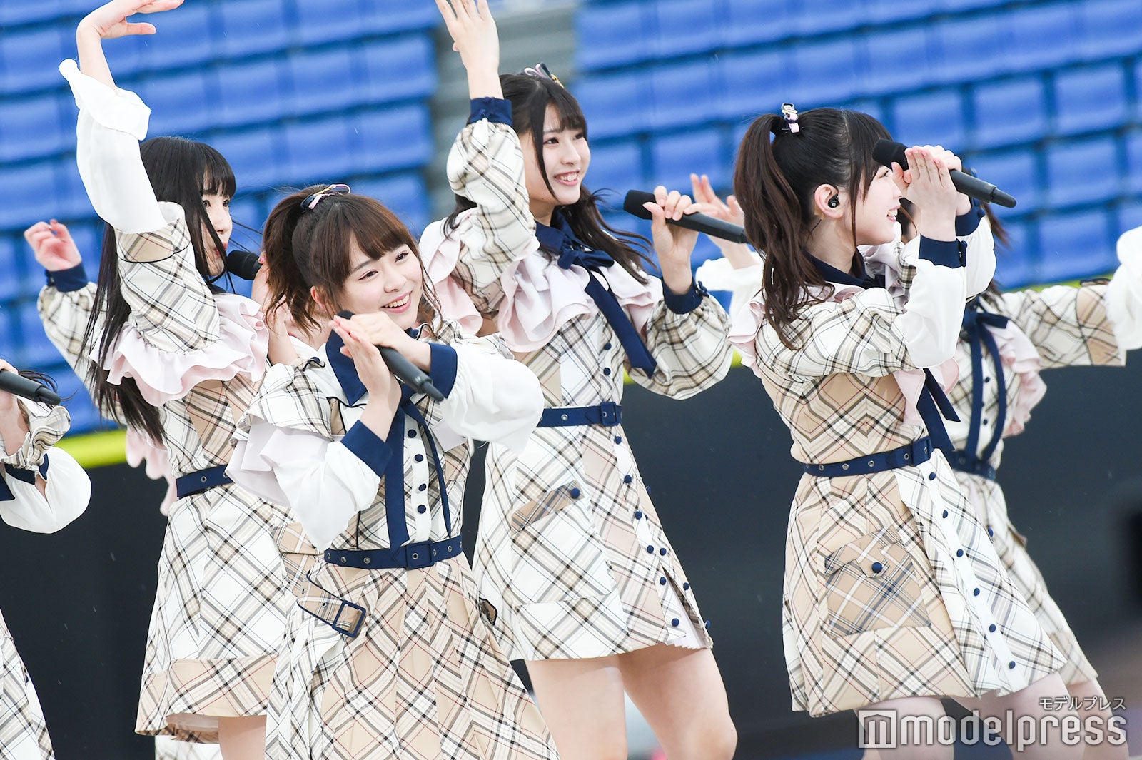 チーム8「AKB48グループ春のLIVEフェスin横浜スタジアム」（C）モデルプレス
