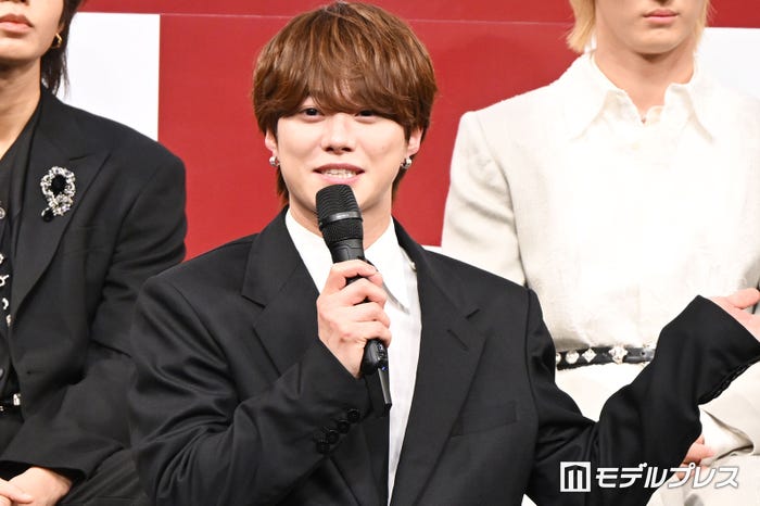 「てら(寺西拓人)が喋ります」とバトンタッチする大橋和也(C)モデルプレス