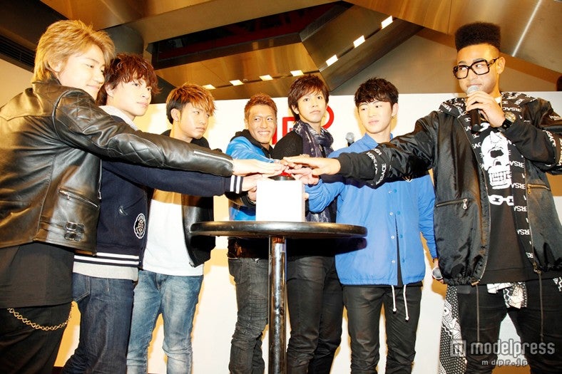 GENERATIONS、まさかの点灯式に苦笑い