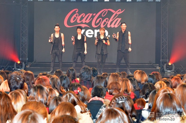 【左から】EXILEのUSA、TETSUYA、NAOTO、NAOKI