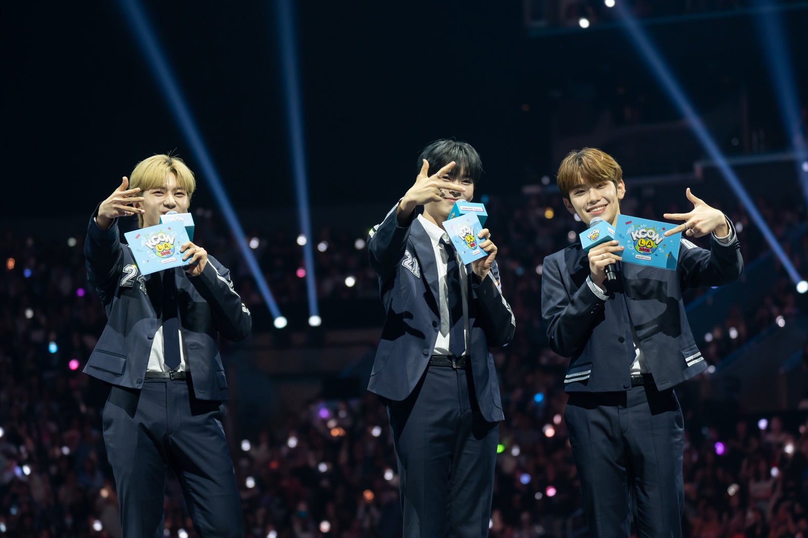 ZEROBASEONEソク・マシュー、ソン・ハンビン、キム・テレ「KCON LA 2023」SHOW DAY2（C）CJ ENM Co., Ltd, All Rights Reserved