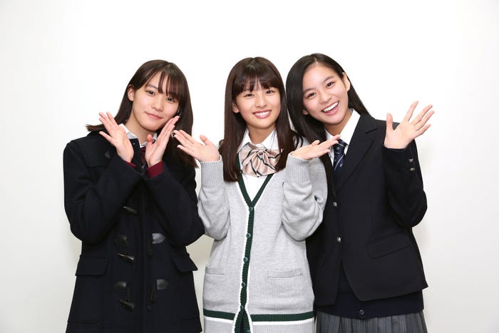 (左から)南沙良、出口夏希、永瀬莉子 (C)フジテレビ