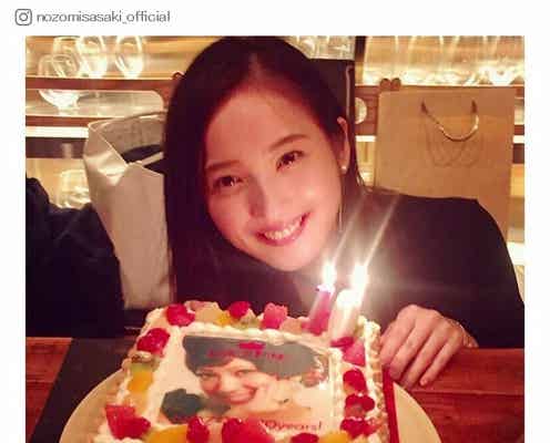 佐々木希、活動10周年に号泣  “原点”「PINKY」スタッフが祝福