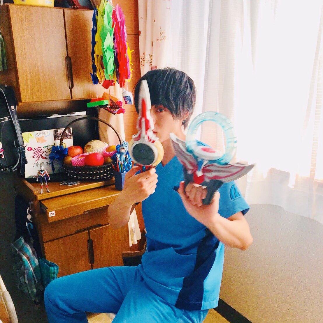 山崎賢人の“シュワッチ”が可愛すぎ「暑い中の癒やし」「無邪気な賢人に勝てるものはない」＜グッド・ドクター＞