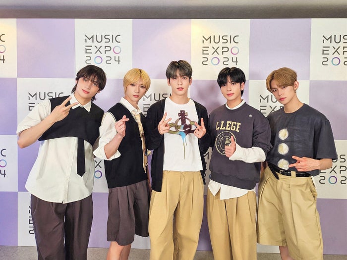 TXT、ENHYPENとのコラボカバー「感慨深い」パフォーマンスで意識していること語る【NHK MUSIC EXPO独占インタビュー】