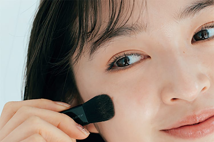 Wハイライト で作る無敵ベースメイク ツヤッと輝くトレンド美肌の作り方 モデルプレス