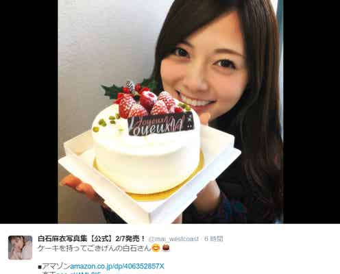 乃木坂46白石麻衣、クリスマスケーキに笑顔炸裂&ナチョス頬張りぼんやり…“食べ石さん”シリーズが可愛すぎ!