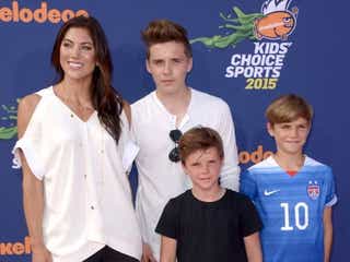 ベッカム家のイケメン息子たち 米国女子サッカーの美人gkとポーズ モデルプレス