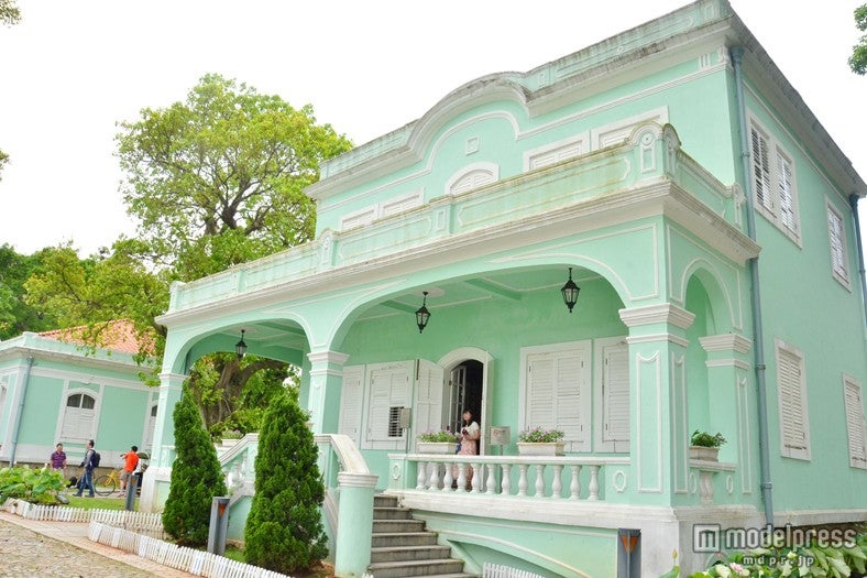 タイパ、ミントグリーンの建物が建ち並ぶ「タイパ・ハウス・ミュージアム」