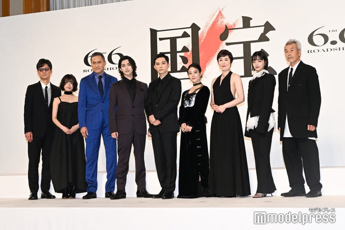 (左から)李相日監督、森七菜、渡辺謙、横浜流星、吉沢亮、高畑充希、寺島しのぶ、見上愛、田中泯(C)モデルプレス