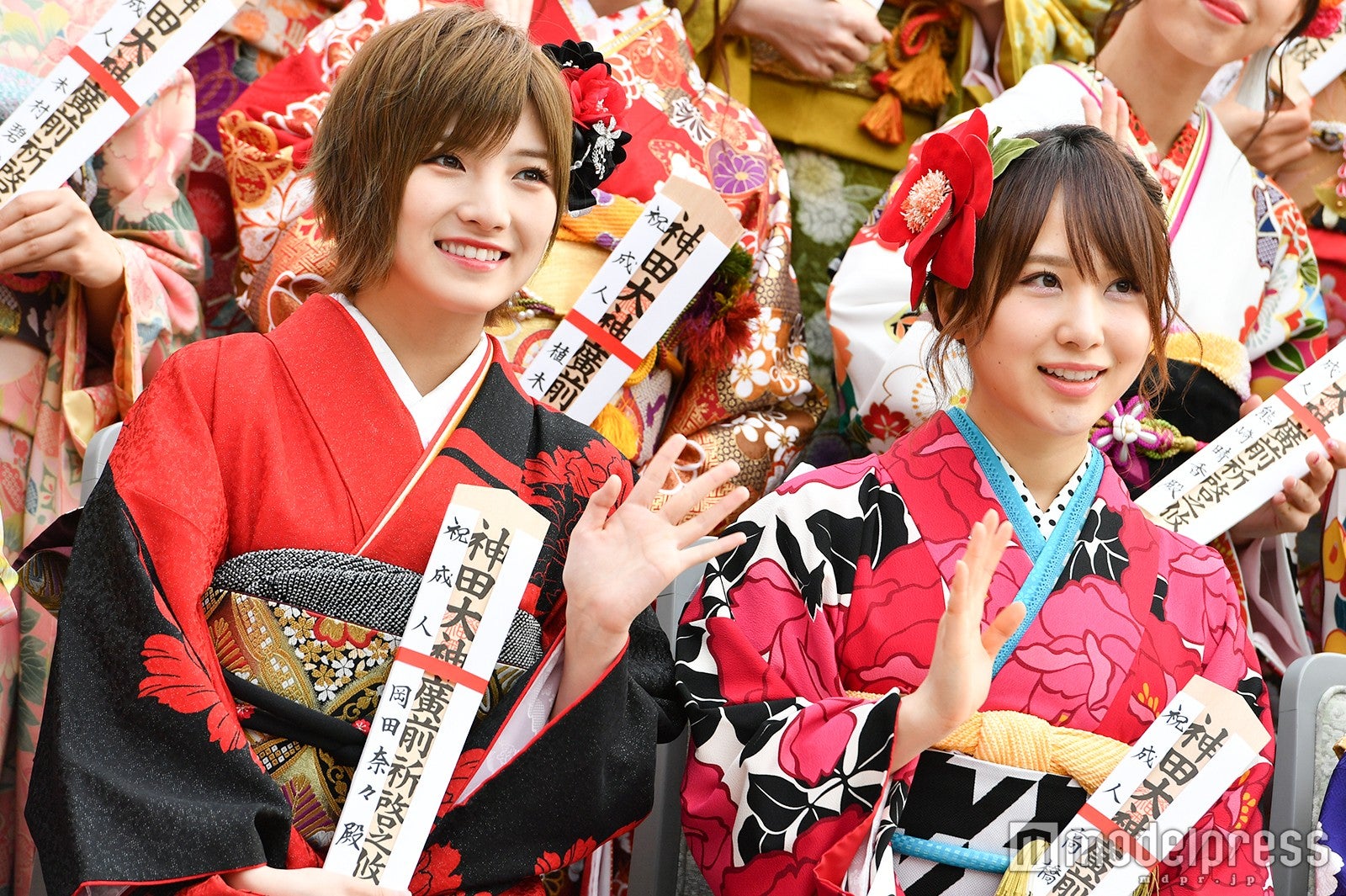 岡田奈々、高橋朱里 （C）モデルプレス