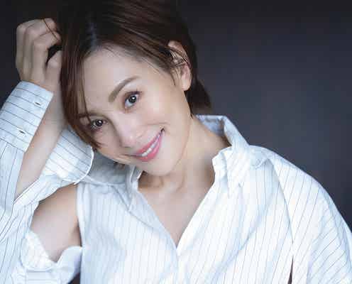 米倉涼子、5年半ぶり「FLASH」表紙飾る “キャンギャル時代”のエピソードも
