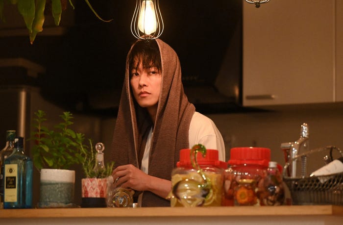 佐藤健/「恋はつづくよどこまでも」第2話より(C)TBS