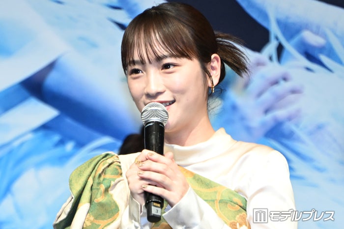 川栄李奈、舞台「千と千尋の神隠し」共演者とUSJ満喫 プリクラに「可愛い」「素敵」の声