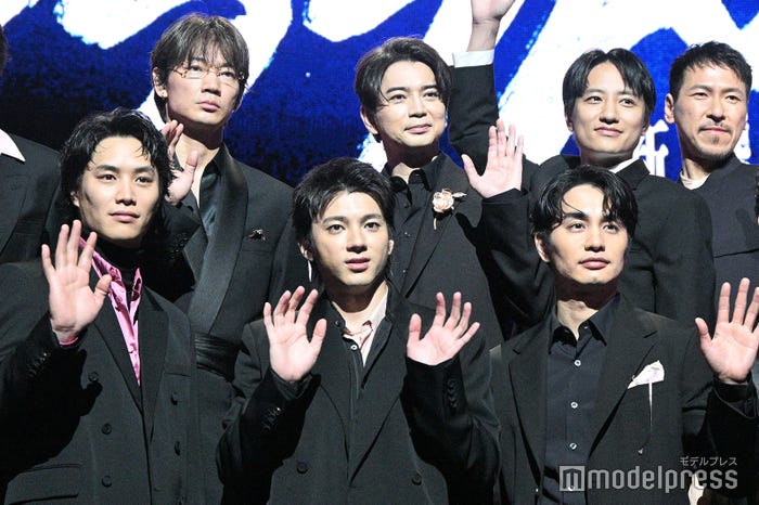 (後列)綾野剛、松本潤、藤原季節、岩永ひひお(前列)鈴木伸之、山田裕貴、中村蒼(C)モデルプレス