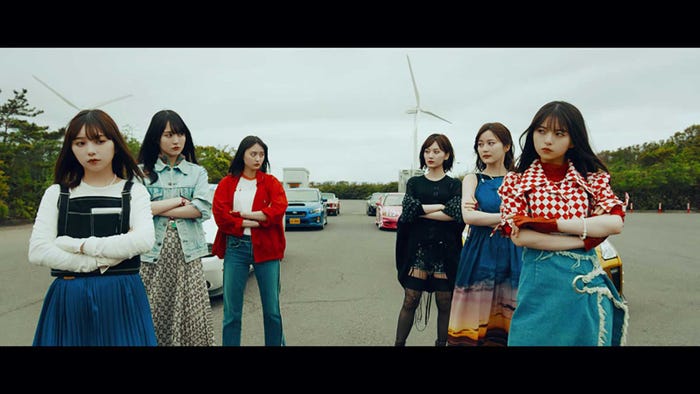 乃木坂46「ごめんねFingers crossed」MVより(提供写真)