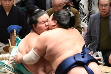 大相撲 人気芸人が「何で見つけれるねん！」2階席からマスク姿でひっそり観戦→中継カメラに抜かれる 悔しさ全開「春場所は絶対バレへんからな！」