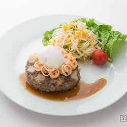 新潟県「れんこんバーグのねぎキムマヨのせ」/画像提供:全国地元食材マヨネーズ料理グランプリ実行委員会